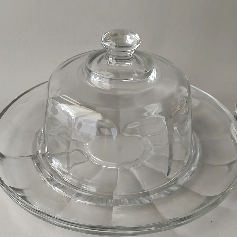 Clear Paneled Glass Cheese Dome W/11” Plate To Hold Crackers